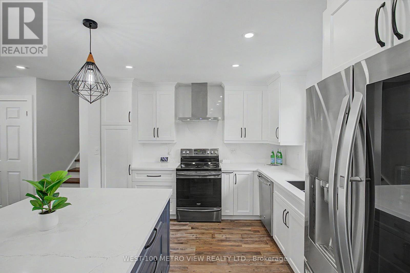 2144 Sandringham Drive, Burlington, Ontario  L7P 1T9 - Photo 9 - W13095920