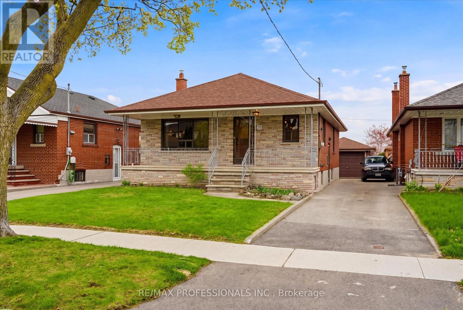 31 STANMILLS ROAD, Toronto, Ontario