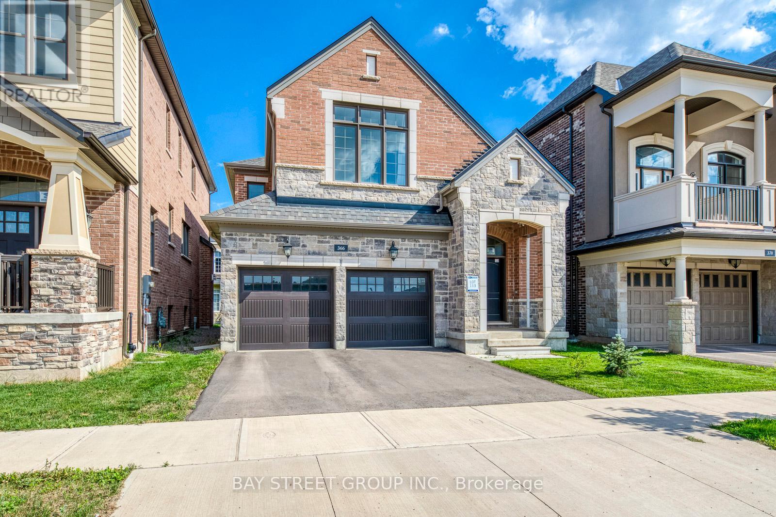 366 Harold Dent Trail, Oakville, Ontario  L6M 0N3 - Photo 2 - W13096024