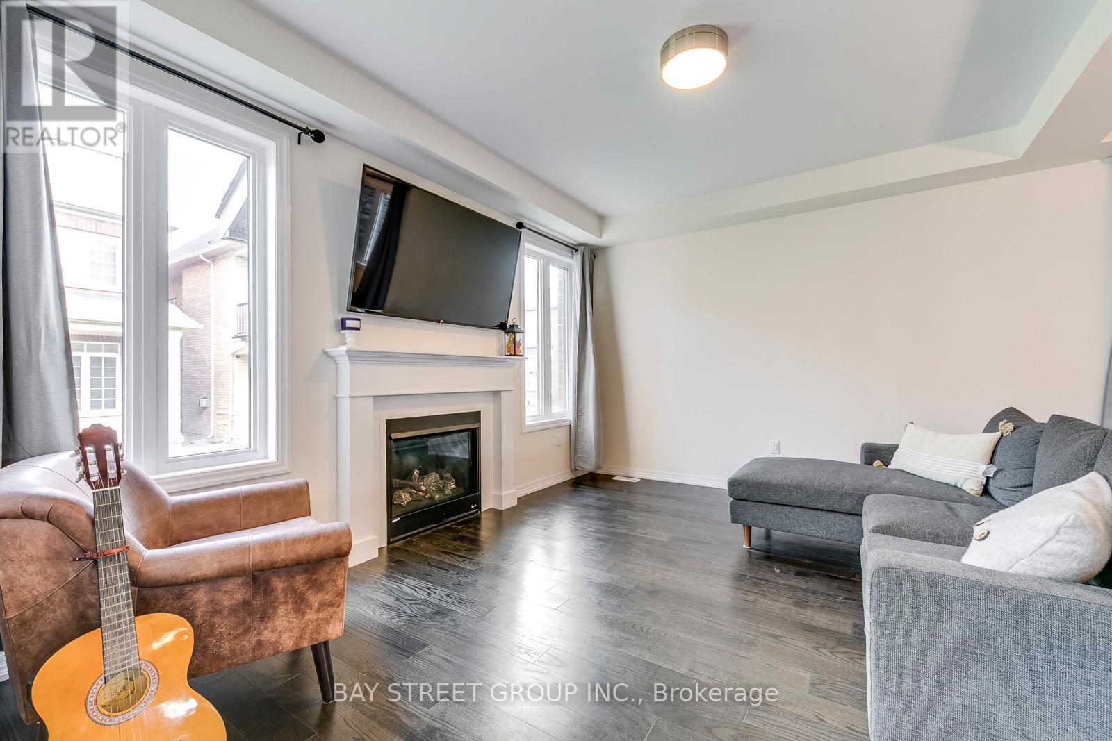 366 Harold Dent Trail, Oakville, Ontario  L6M 0N3 - Photo 6 - W13096024