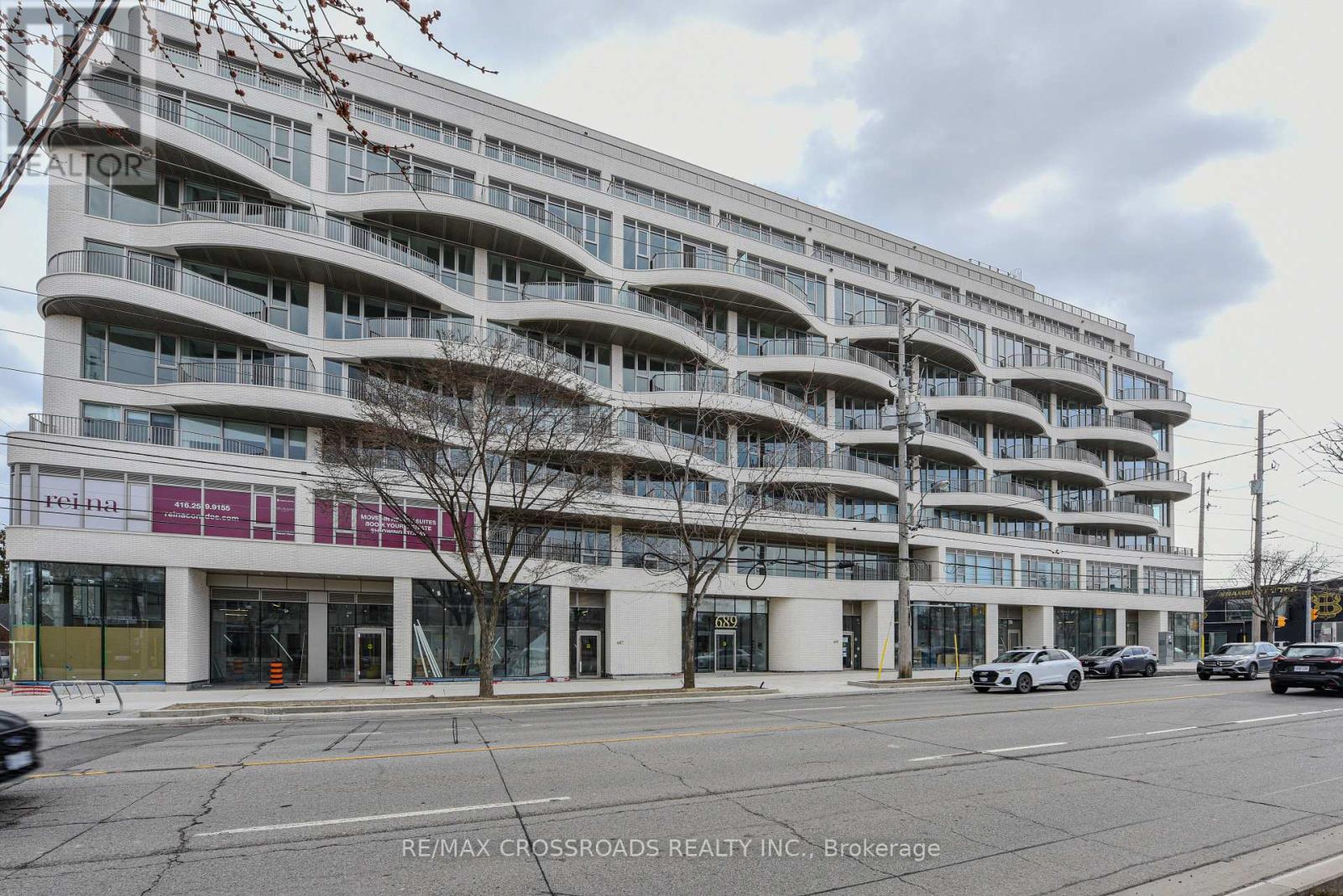 520 - 689 THE QUEENSWAY DRIVE, Toronto, Ontario