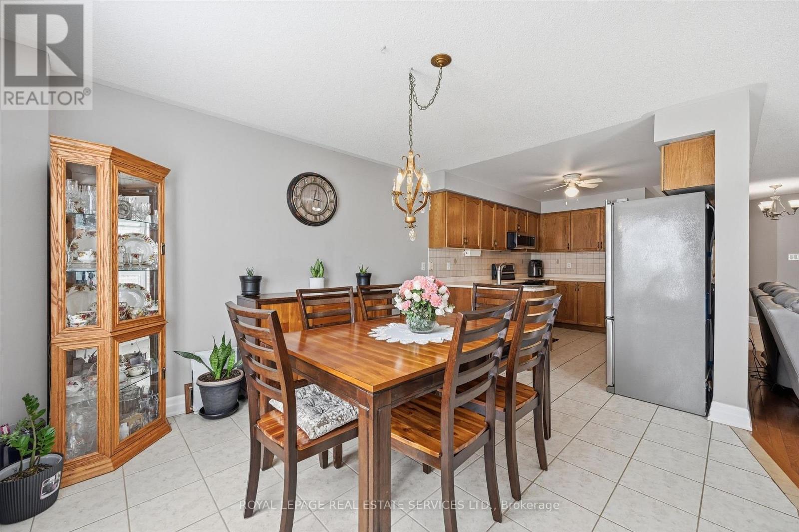 2605 Longridge Crescent, Oakville, Ontario  L6H 6S1 - Photo 10 - W13096068
