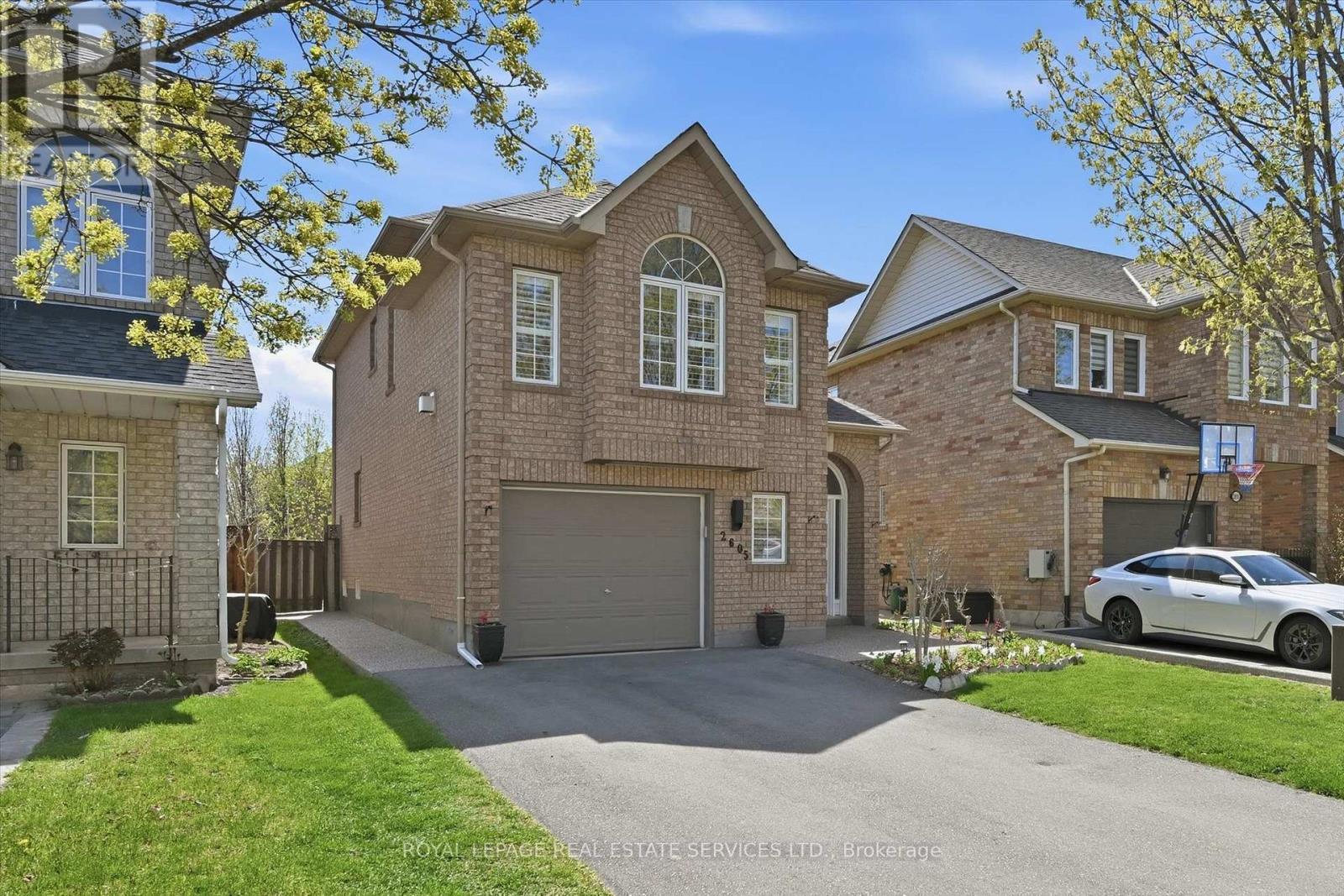 2605 Longridge Crescent, Oakville, Ontario  L6H 6S1 - Photo 2 - W13096068