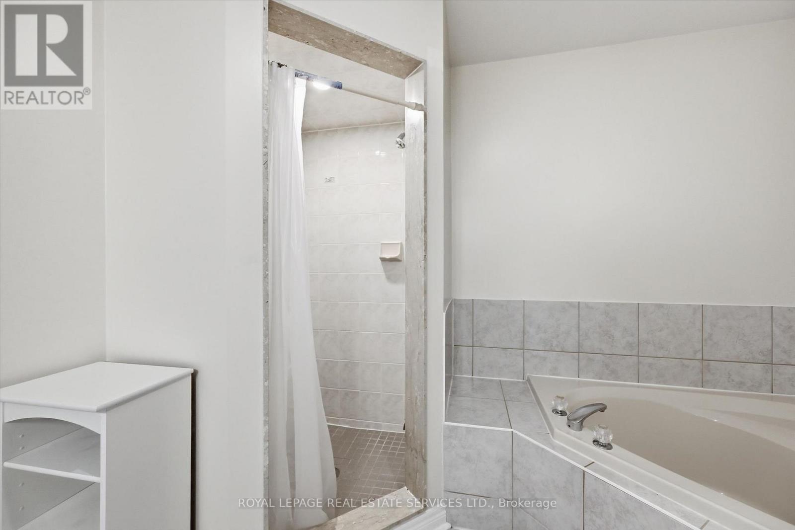 2605 Longridge Crescent, Oakville, Ontario  L6H 6S1 - Photo 23 - W13096068