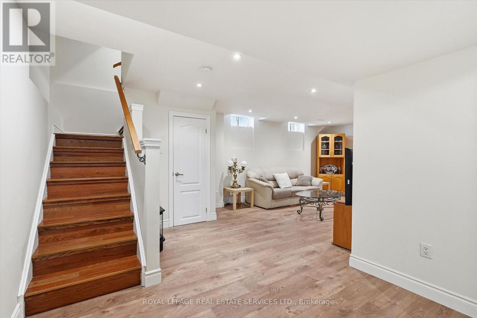 2605 Longridge Crescent, Oakville, Ontario  L6H 6S1 - Photo 30 - W13096068