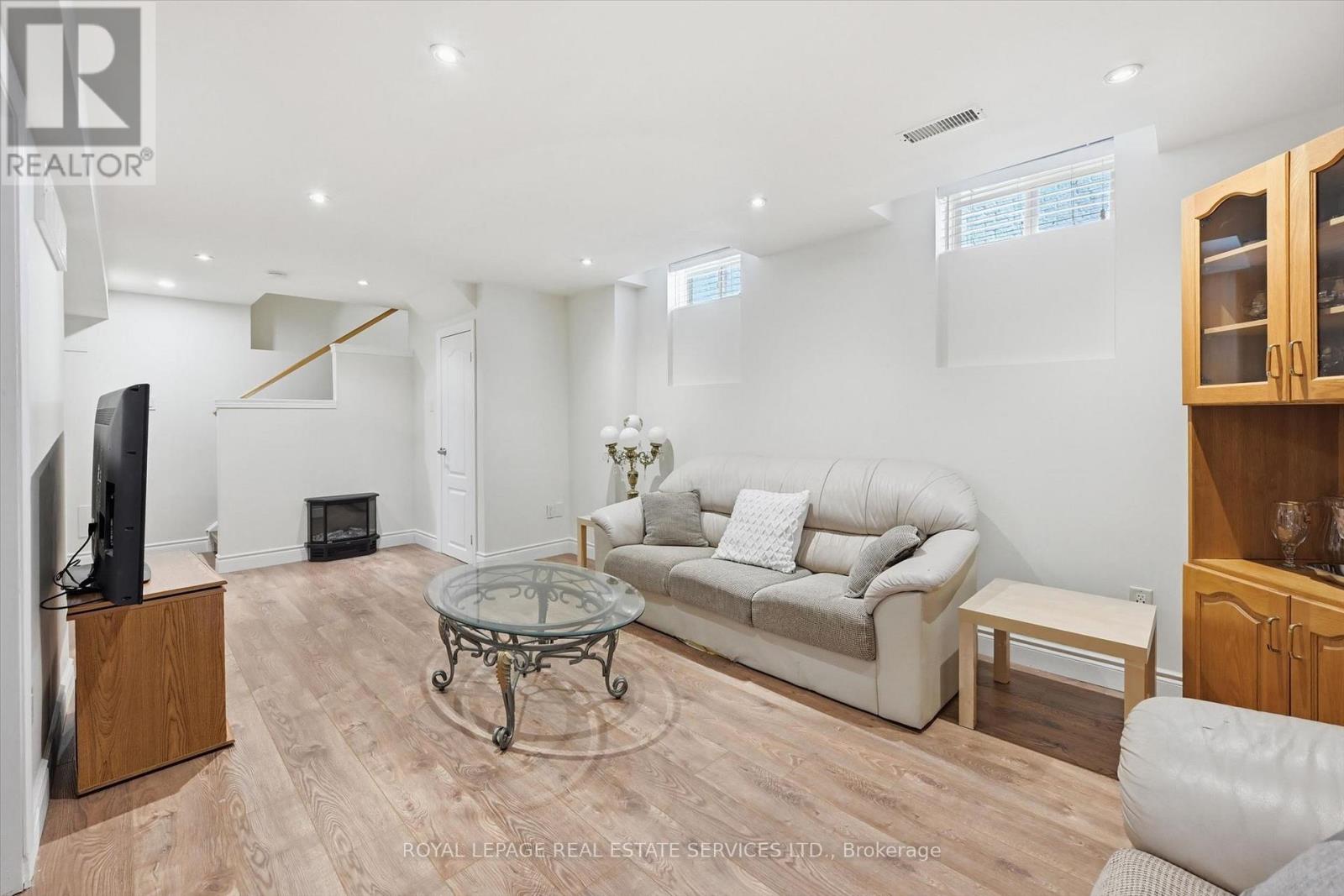 2605 Longridge Crescent, Oakville, Ontario  L6H 6S1 - Photo 34 - W13096068