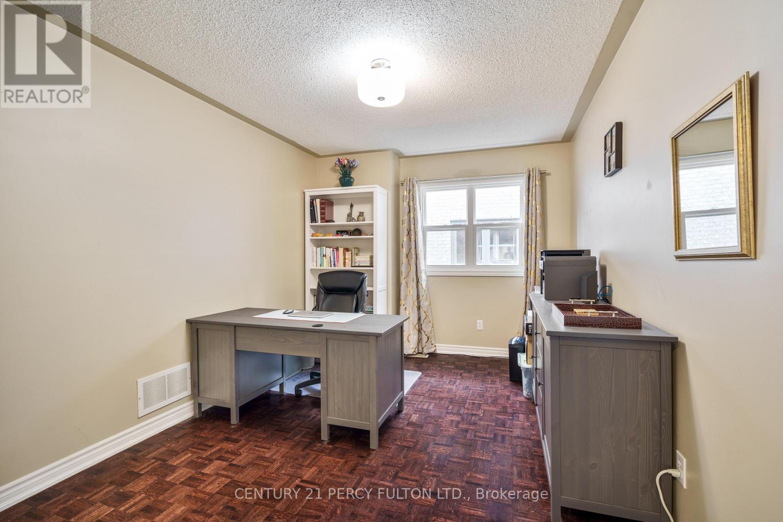 54 Cityview Circle, Barrie, Ontario  L4N 7V1 - Photo 12 - S13024080