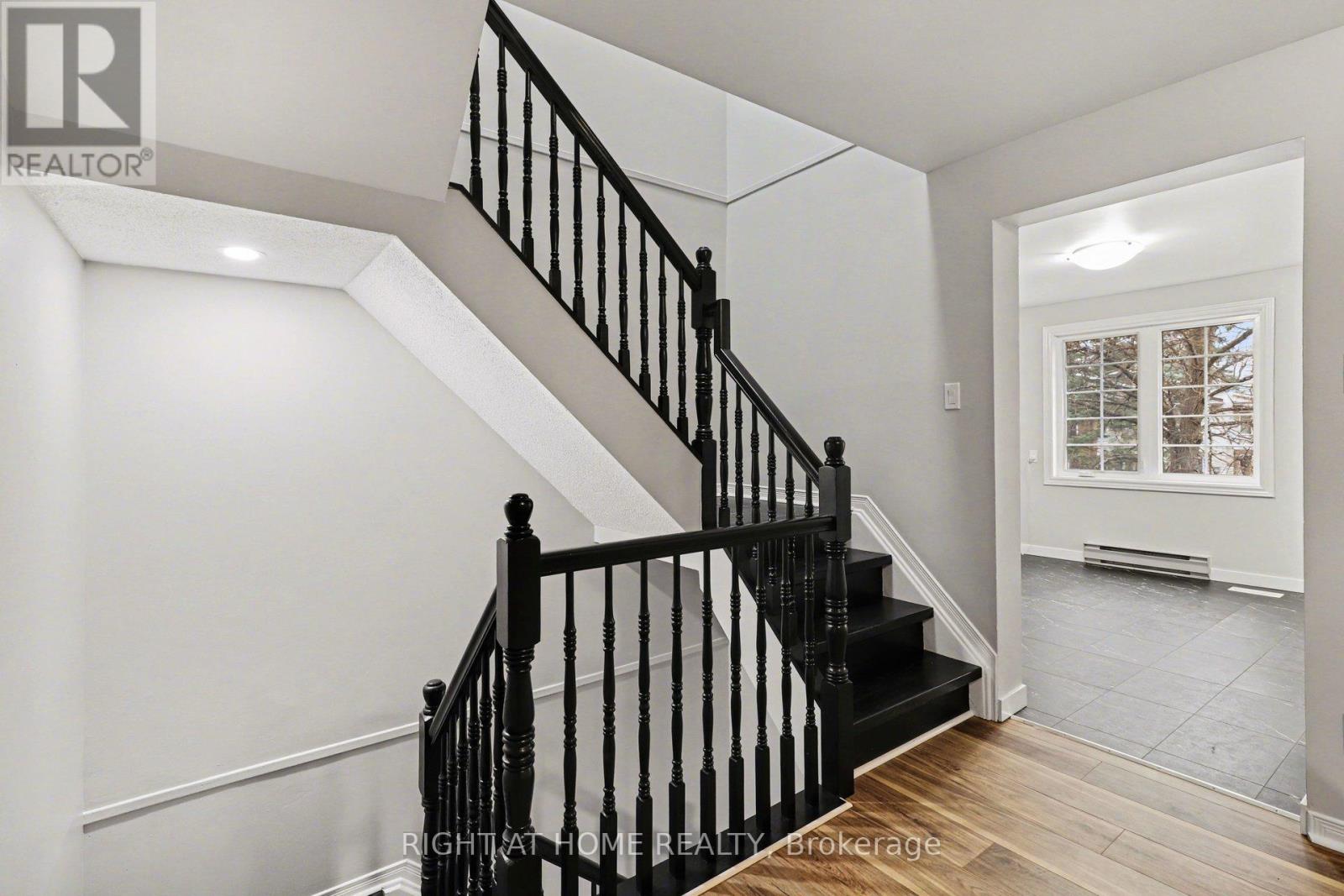 26 Wrenwood Crescent, Ottawa, Ontario  K2G 5V5 - Photo 6 - X13066472