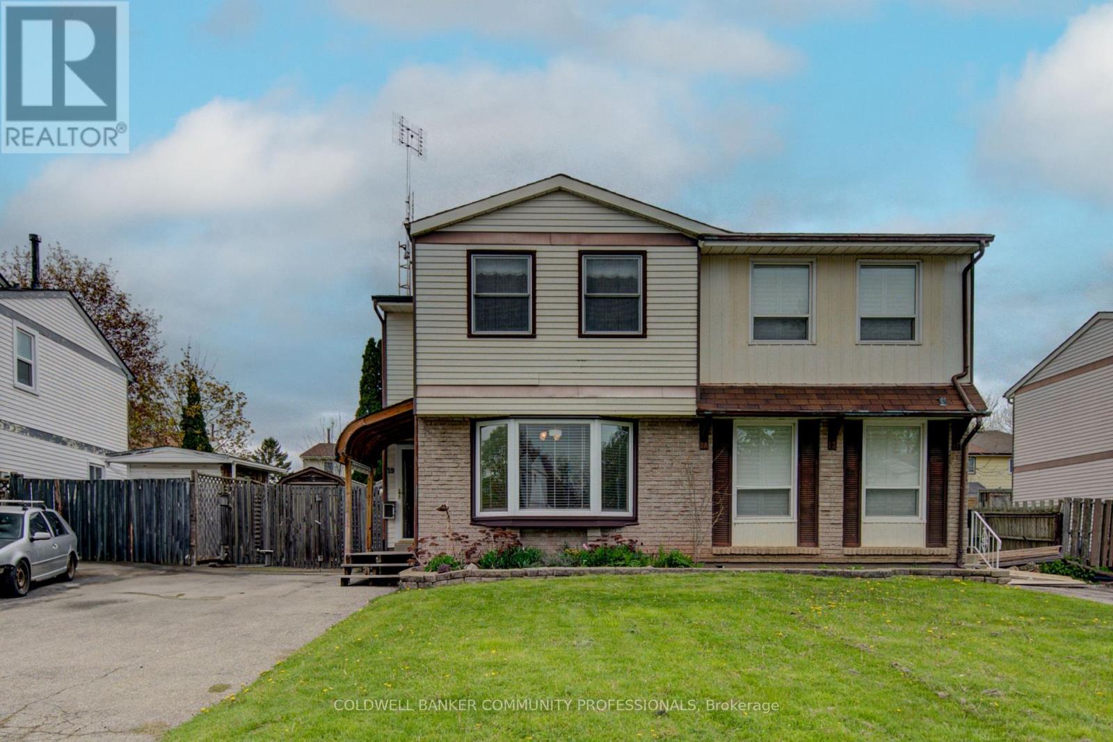 19 WHITE OWL CRESCENT, Brantford, Ontario