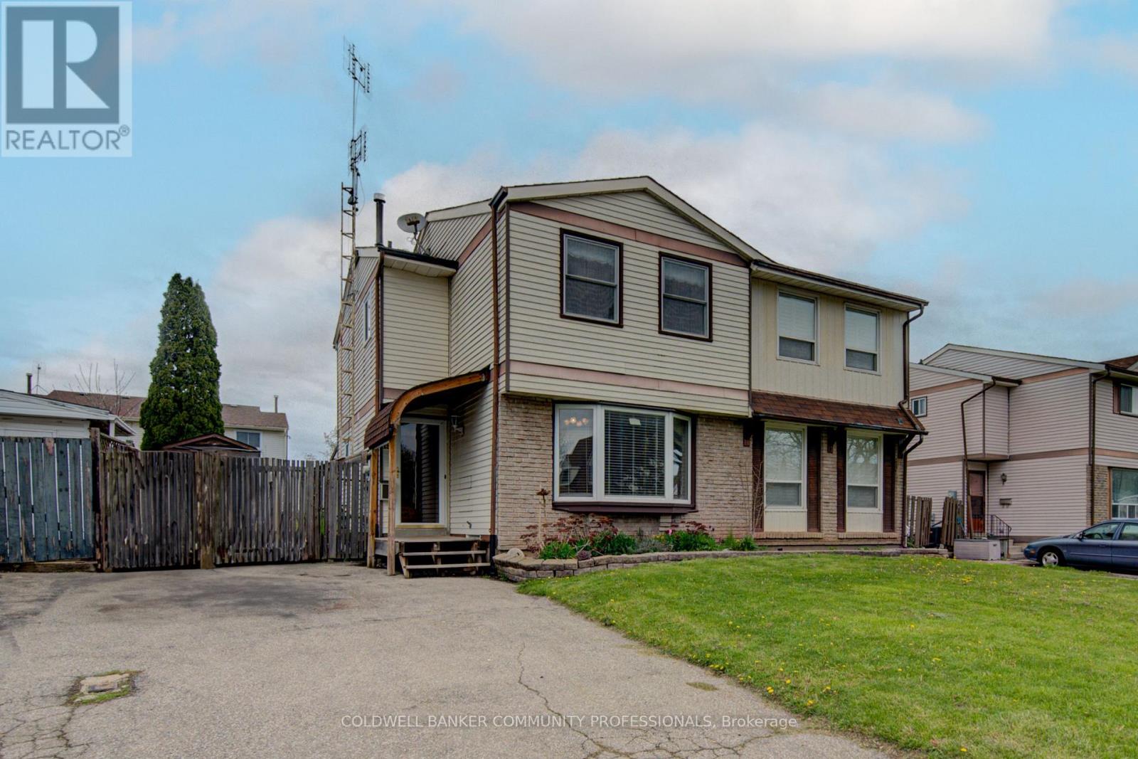 19 White Owl Crescent, Brantford, Ontario  N3P 1A1 - Photo 2 - X13095808