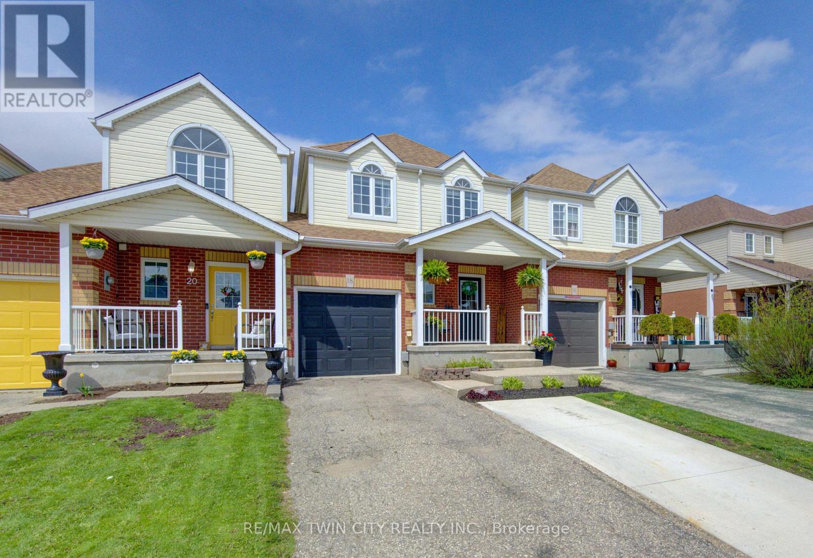 18 CARRIAGE HILL TRAIL, Woolwich, Ontario