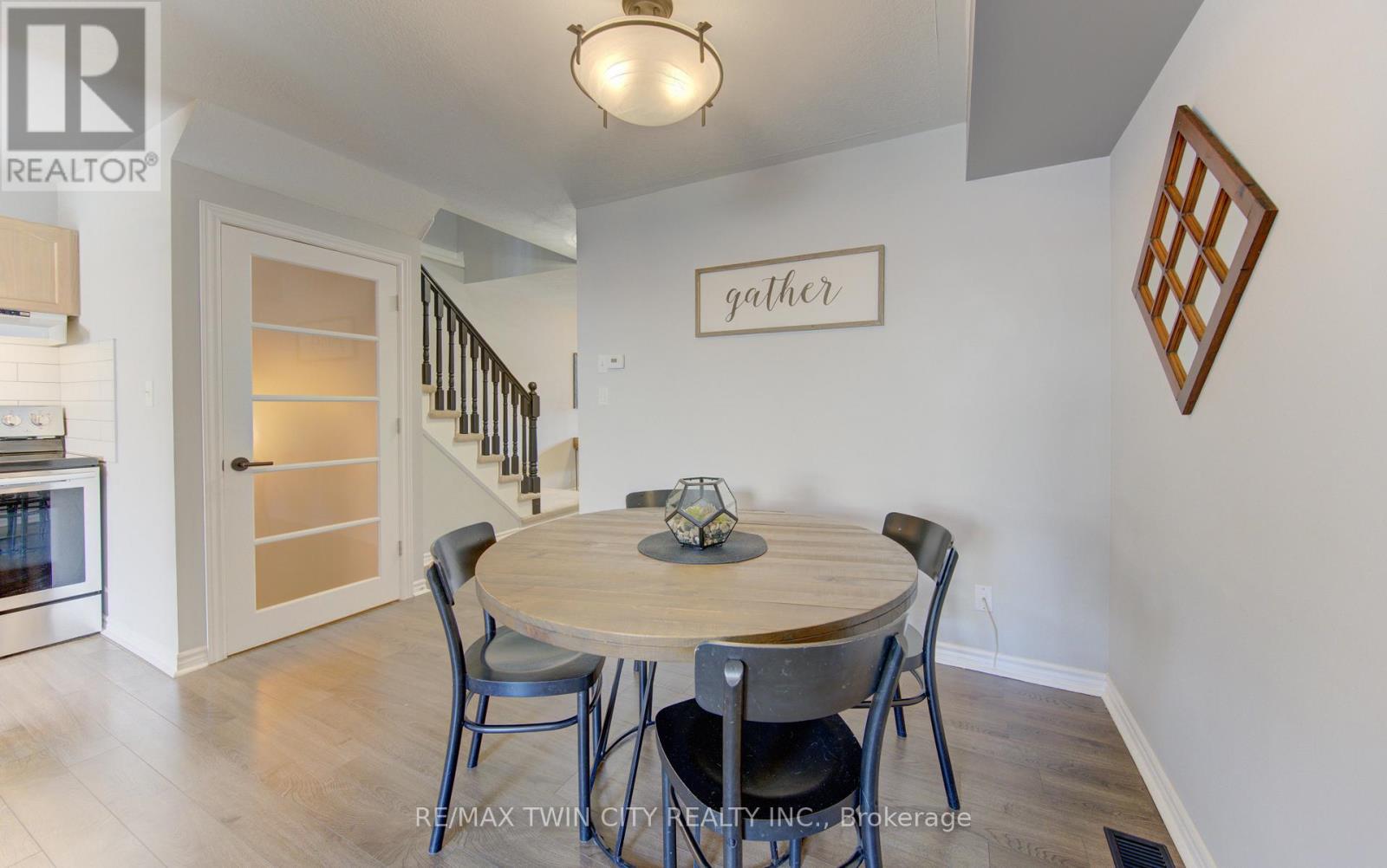 18 Carriage Hill Trail, Woolwich, Ontario  N3B 3K7 - Photo 10 - X13096008