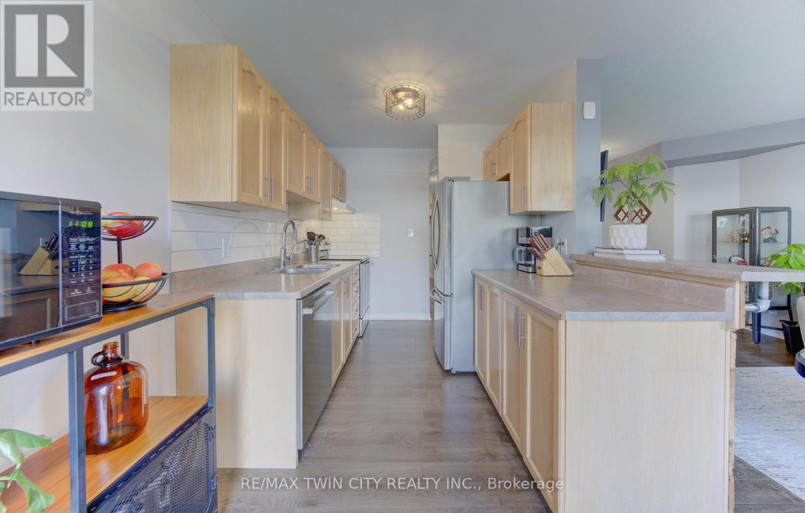 18 Carriage Hill Trail, Woolwich, Ontario  N3B 3K7 - Photo 13 - X13096008