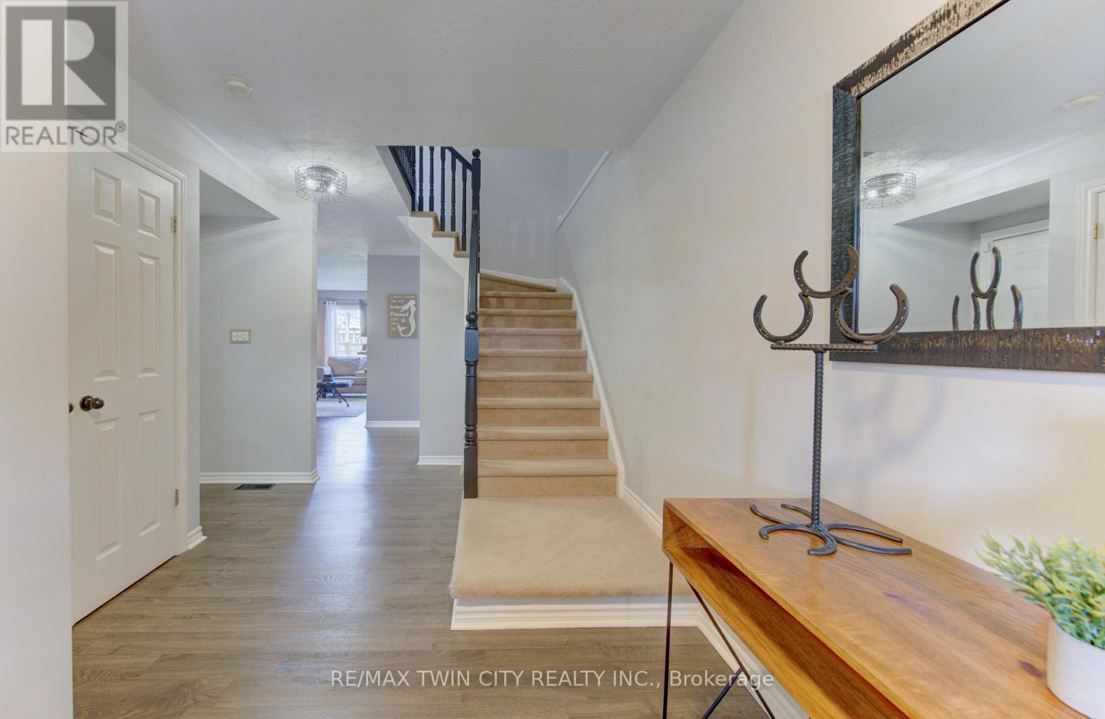 18 Carriage Hill Trail, Woolwich, Ontario  N3B 3K7 - Photo 7 - X13096008
