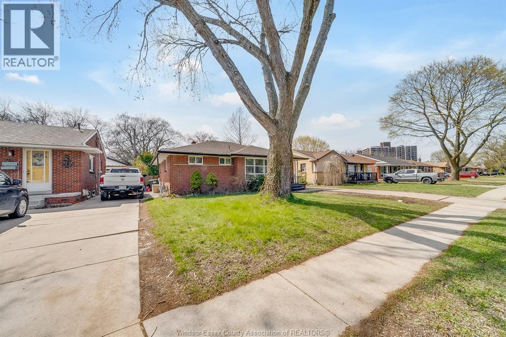 465 Riverdale Avenue, Windsor, Ontario  N8S 4B7 - Photo 3 - 26010259