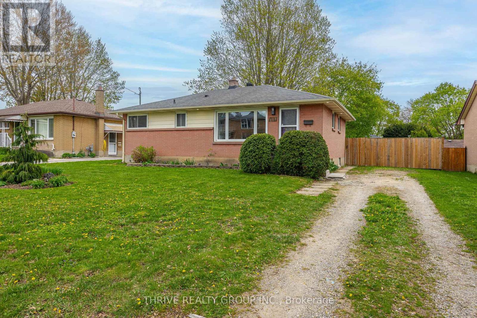 219 Burnside Drive, London East, Ontario  N5V 1B8 - Photo 2 - X13096138