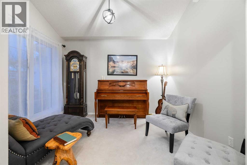 94 Edgebrook Heights Nw, Calgary, Alberta  T3A 5M5 - Photo 4 - A2306637