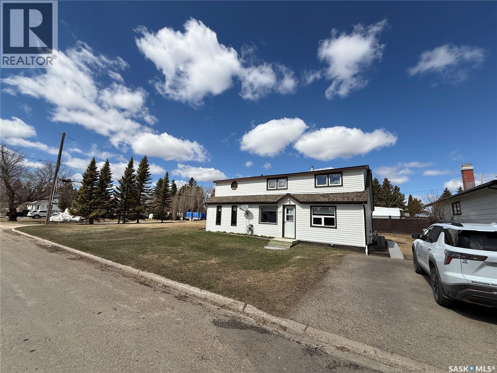 117 3rd Avenue Nw, Watson, Saskatchewan  S0K 4V0 - Photo 2 - SK035165