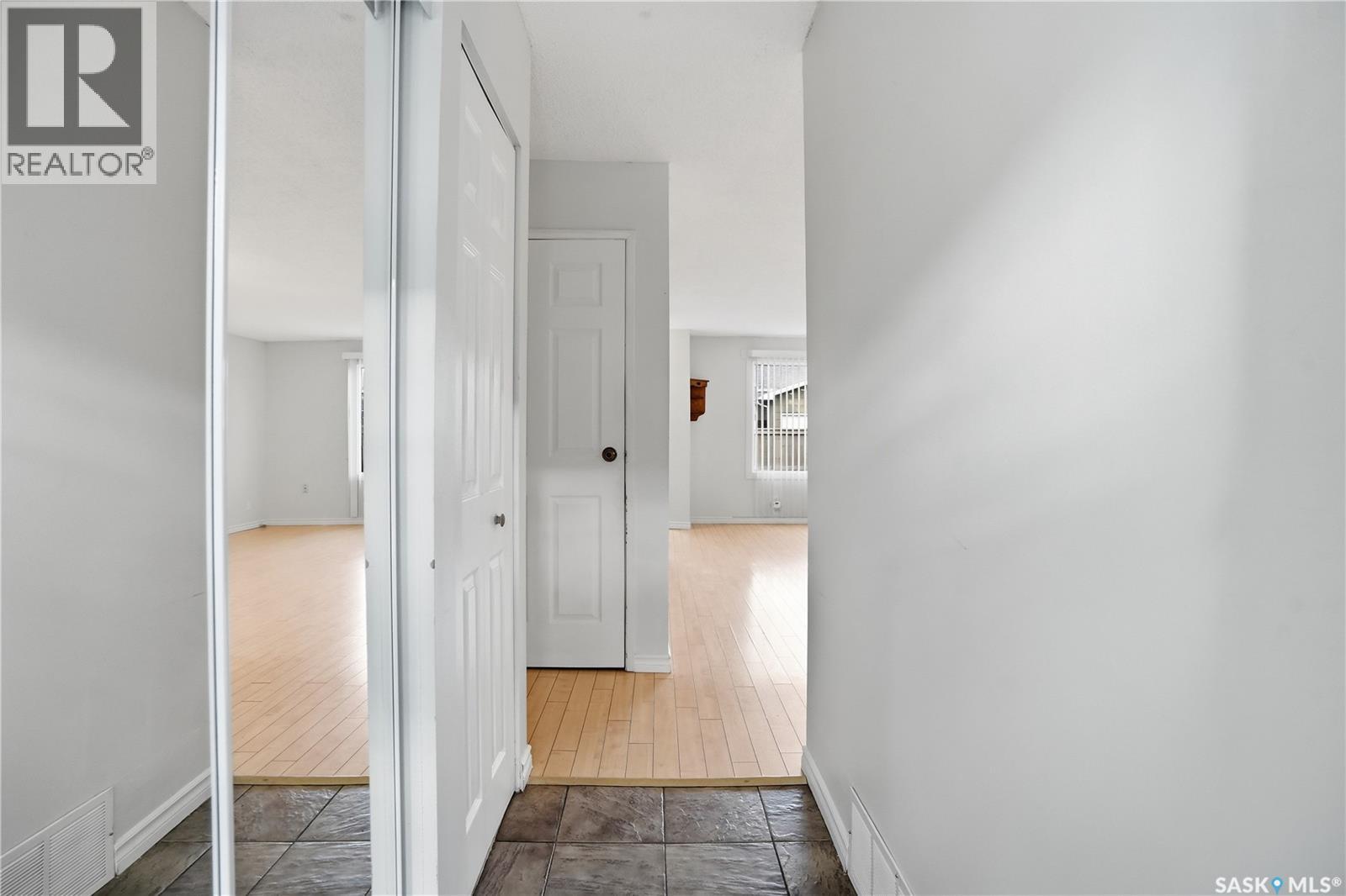 15 Killarney Way, Regina, Saskatchewan  S4S 6V8 - Photo 4 - SK035103