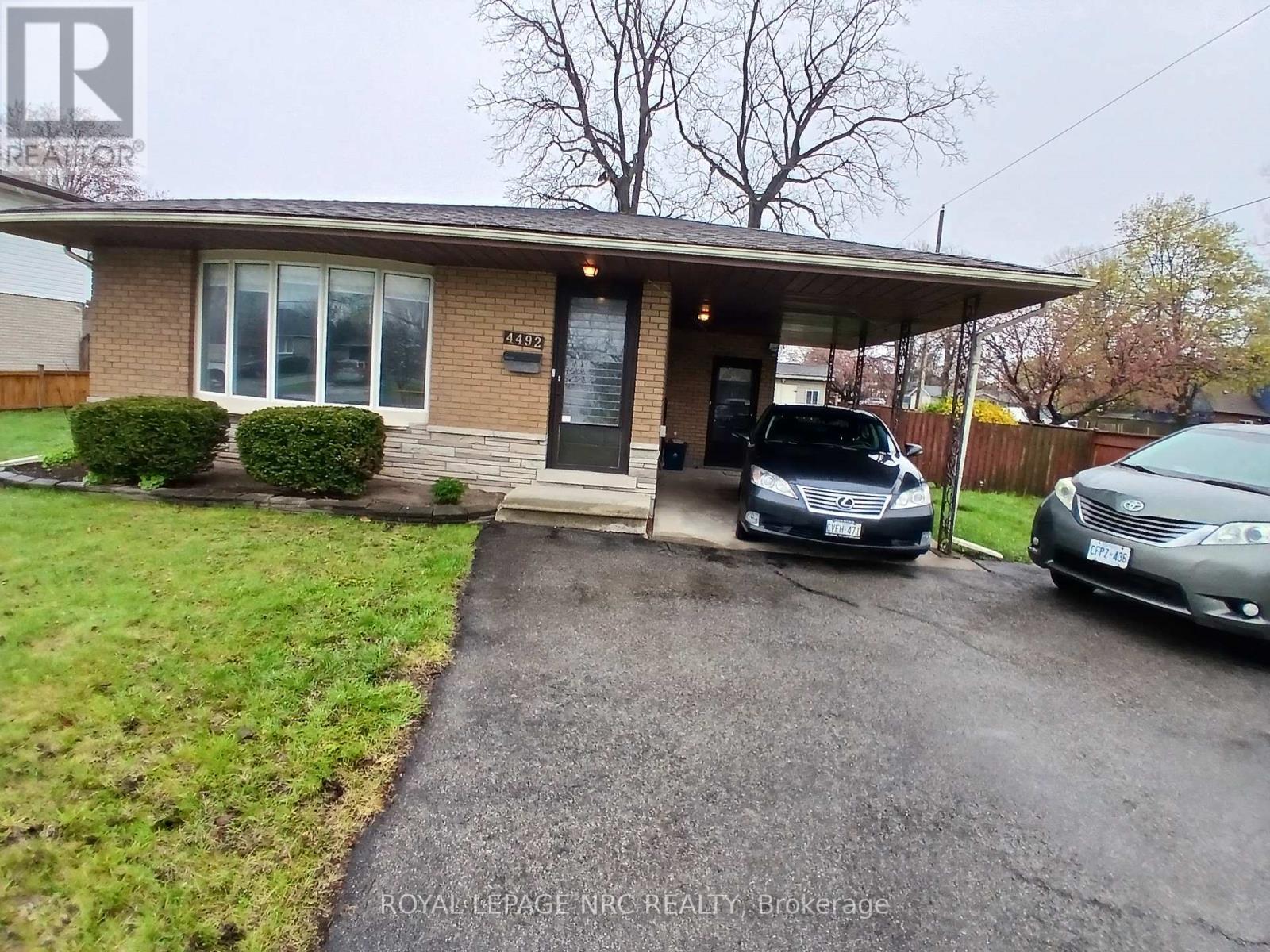 4492 Dorchester Road, Niagara Falls, Ontario  L2E 6N4 - Photo 2 - X13096232