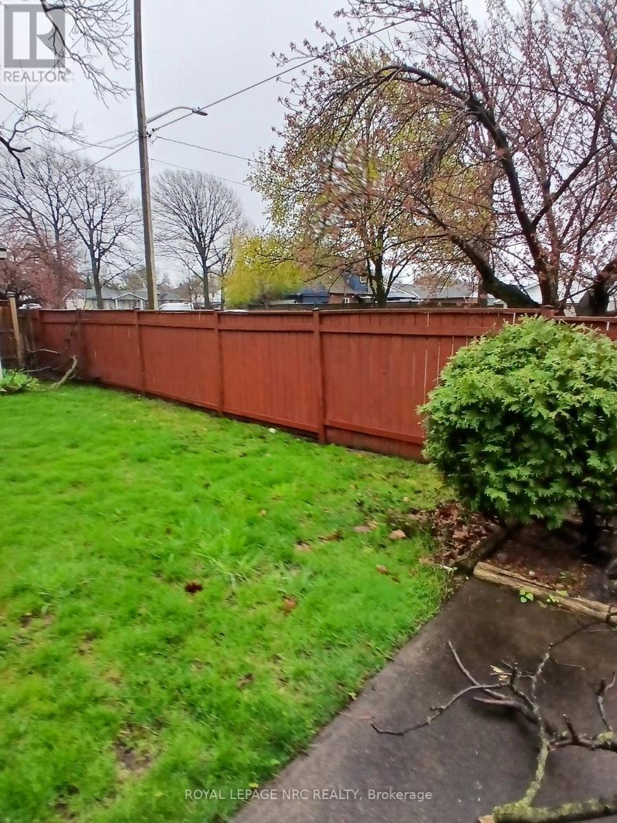 4492 Dorchester Road, Niagara Falls, Ontario  L2E 6N4 - Photo 29 - X13096232