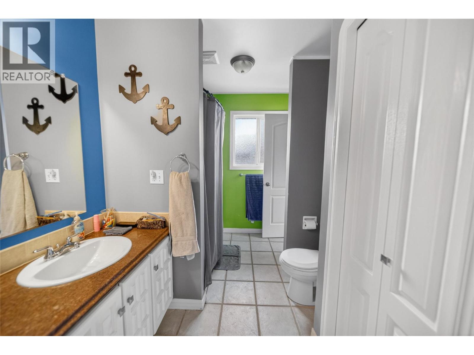 2917 2b Street S, Cranbrook, British Columbia  V1C 5G1 - Photo 11 - 10386116