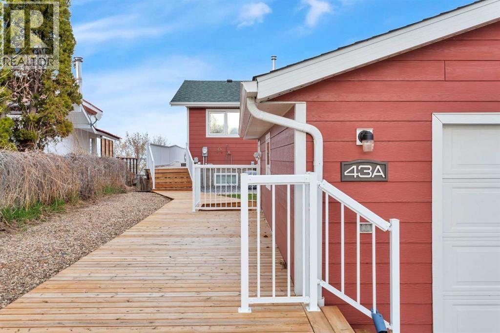 43a Sands Street, Rochon Sands, Alberta  T0C 3B0 - Photo 3 - A2283627