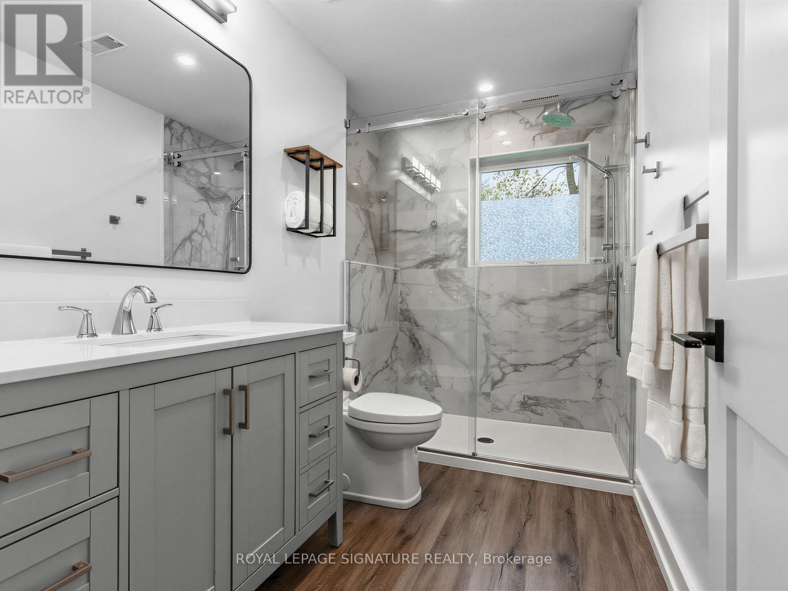 81 Cottonwood Drive, Toronto, Ontario  M3C 2B3 - Photo 17 - C13096284
