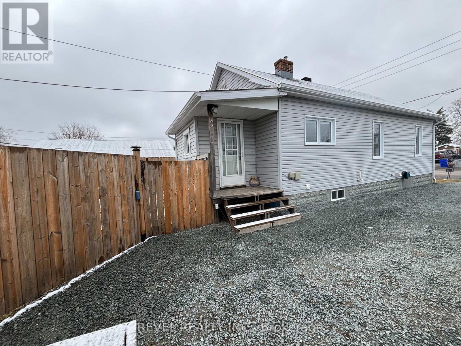 104 Cecil Avenue, Timmins, Ontario  P0N 1H0 - Photo 2 - T13096290