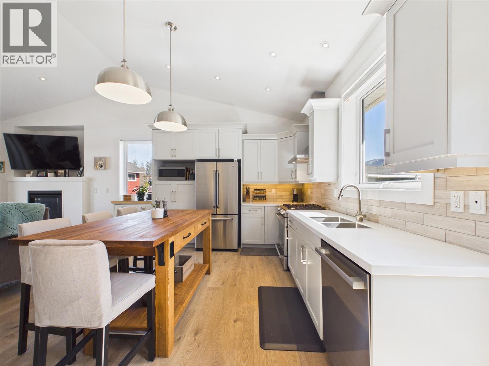 2117 16th Street S, Cranbrook, British Columbia  V1C 0B9 - Photo 11 - 10386476