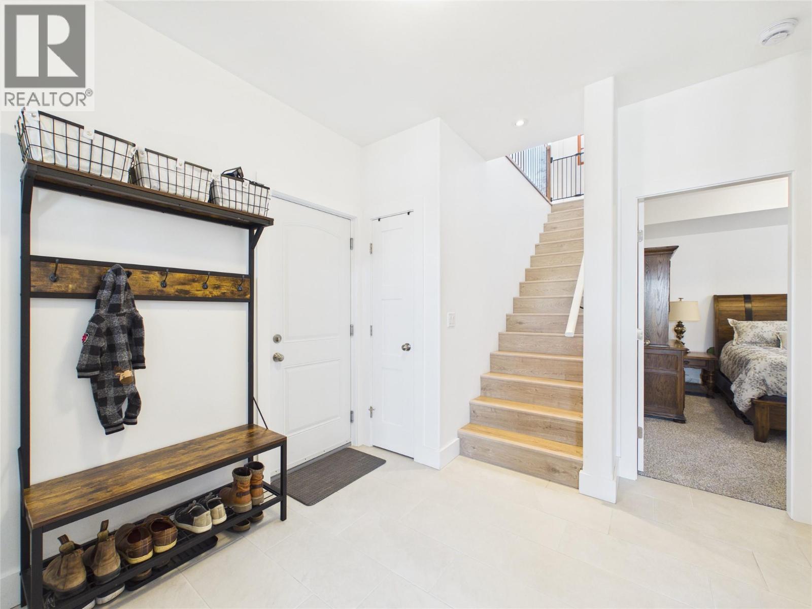 2117 16th Street S, Cranbrook, British Columbia  V1C 0B9 - Photo 6 - 10386476