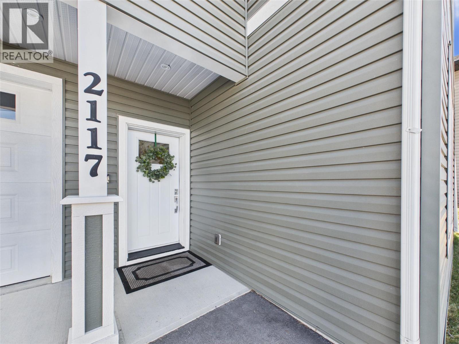 2117 16th Street S, Cranbrook, British Columbia  V1C 0B9 - Photo 4 - 10386476