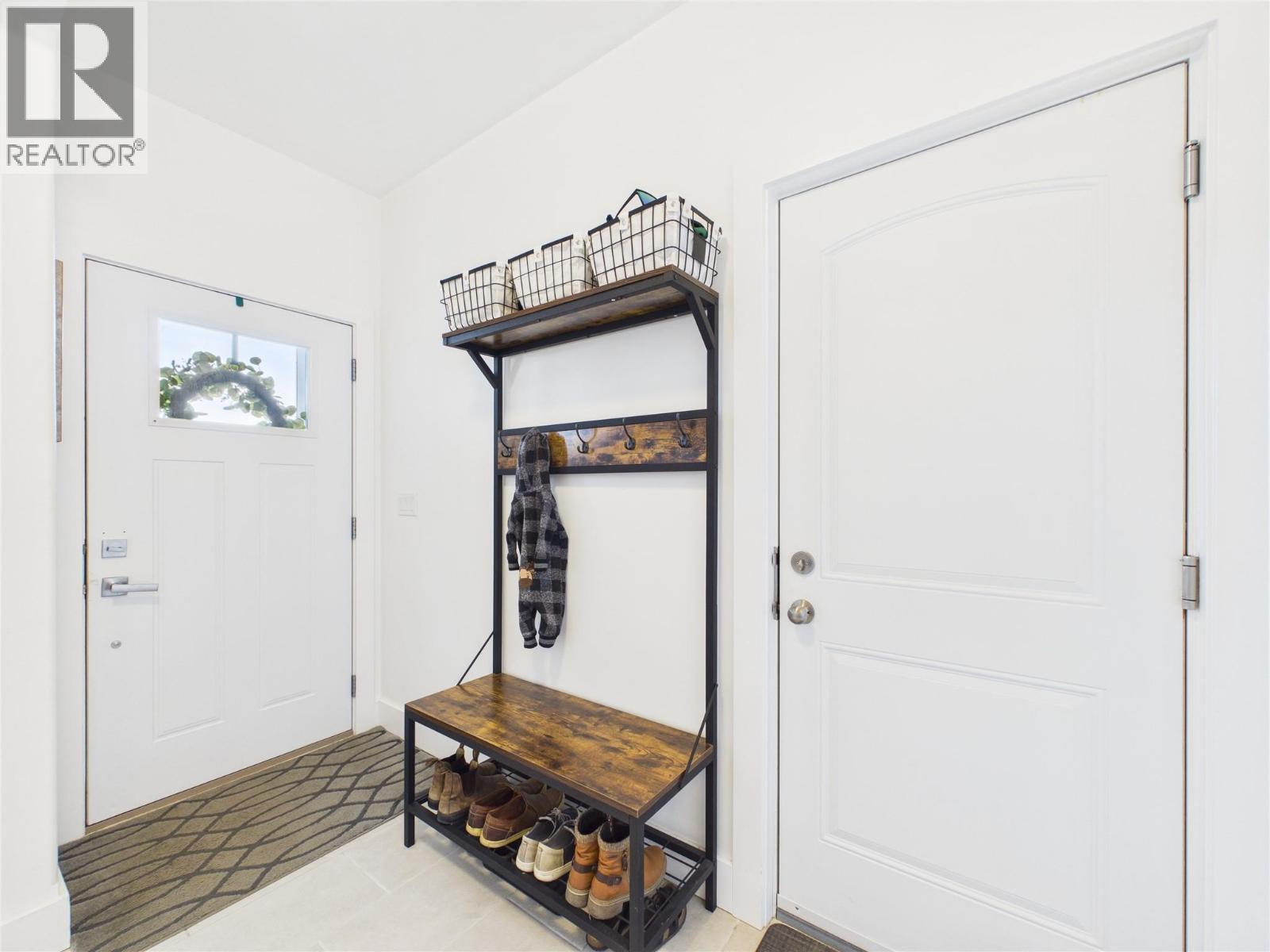 2117 16th Street S, Cranbrook, British Columbia  V1C 0B9 - Photo 5 - 10386476
