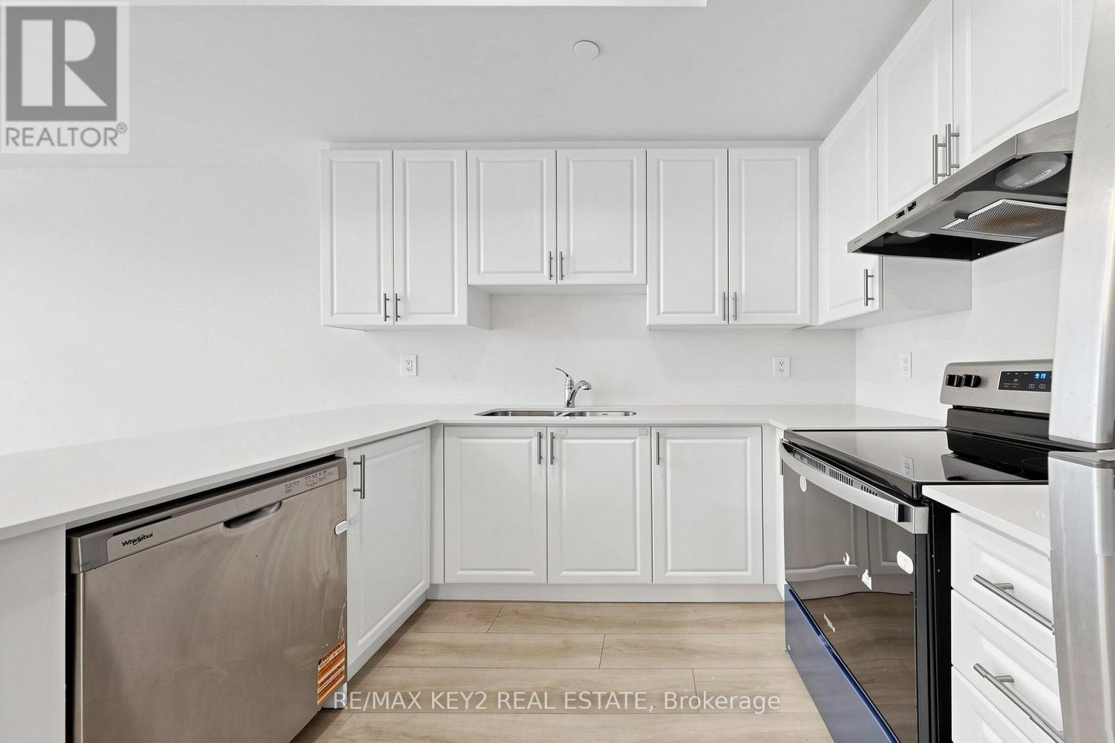 230 - 1695 Dersan Street, Pickering, Ontario  L1X 0S9 - Photo 8 - E13096152