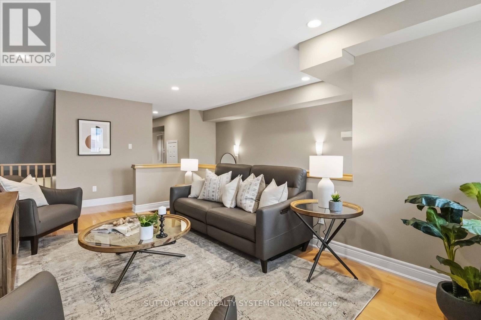 57 Halsey Avenue, Toronto, Ontario  M4B 1A6 - Photo 5 - E13096280