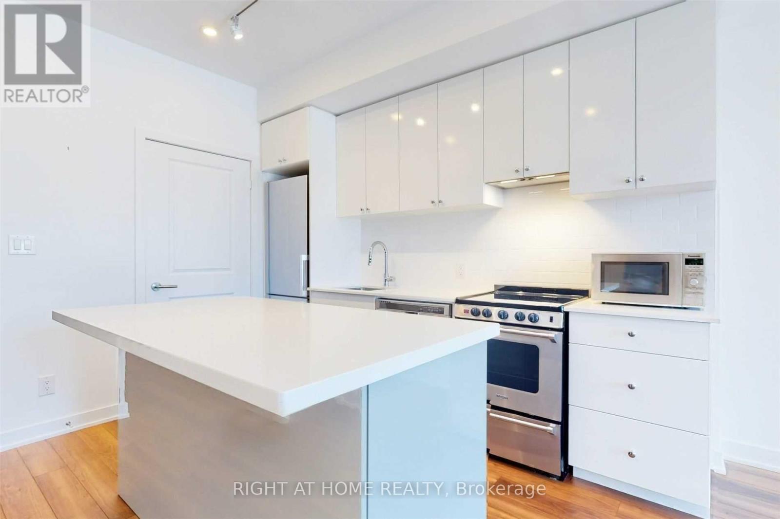 217 - 2799 Kingston Road, Toronto, Ontario  M1M 0E3 - Photo 8 - E13096324