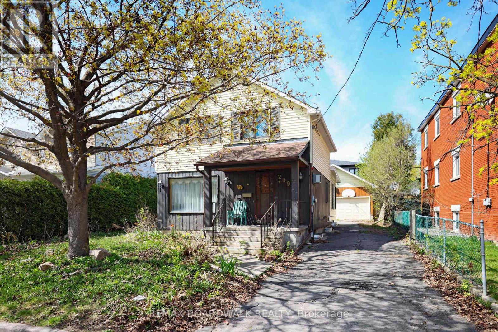 209 GLYNN AVENUE, Ottawa, Ontario