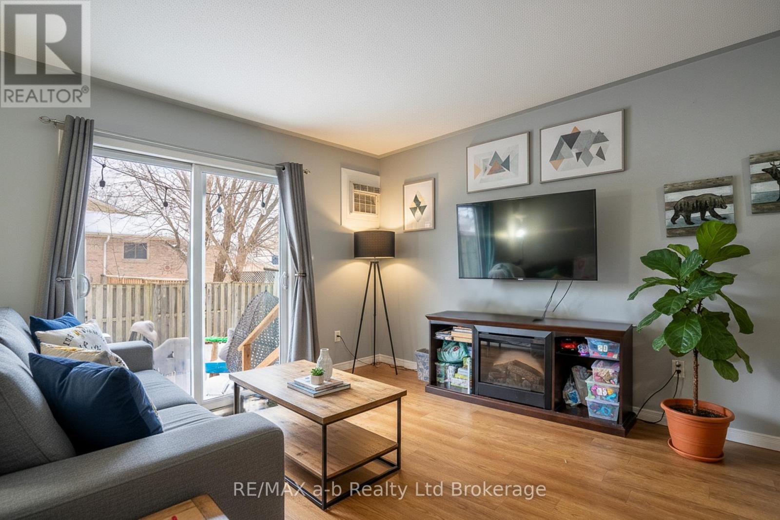 27 - 10 Dufferin Street, Norwich, Ontario  N0J 1P0 - Photo 2 - X13096310