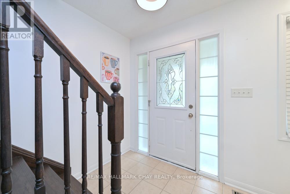 73 Kidd Crescent, New Tecumseth, Ontario  L9R 0E1 - Photo 4 - N13096222