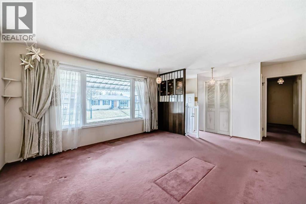 165 Marbrooke Circle Ne, Calgary, Alberta  T2A 2W4 - Photo 11 - A2305860