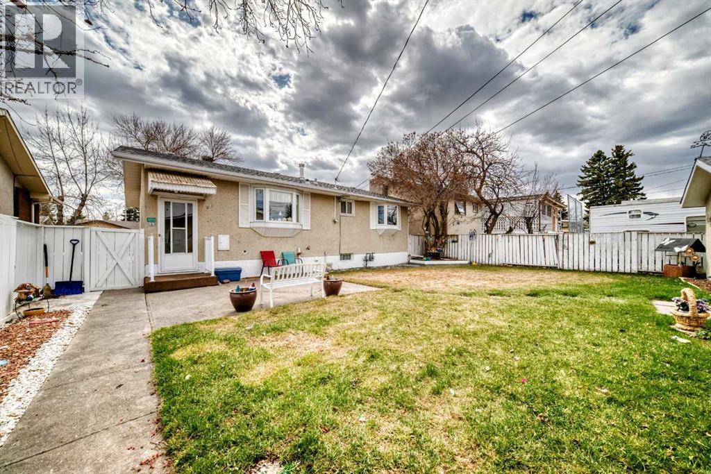 165 Marbrooke Circle Ne, Calgary, Alberta  T2A 2W4 - Photo 27 - A2305860