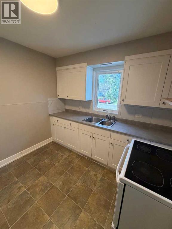 1035 12b Street S, Lethbridge, Alberta  T1K 1R9 - Photo 10 - A2296011