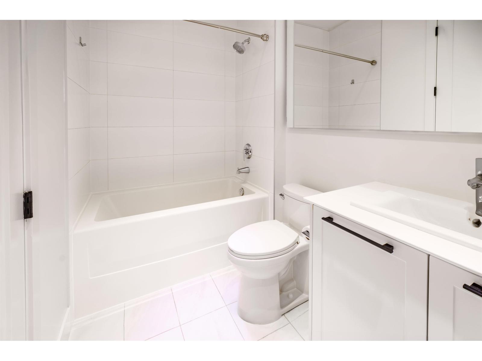 314 14968 101a Avenue, Surrey, British Columbia  V3R 0E8 - Photo 15 - R3120131