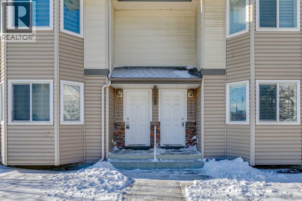 114 Royal Birch Villas NW, Calgary, Alberta