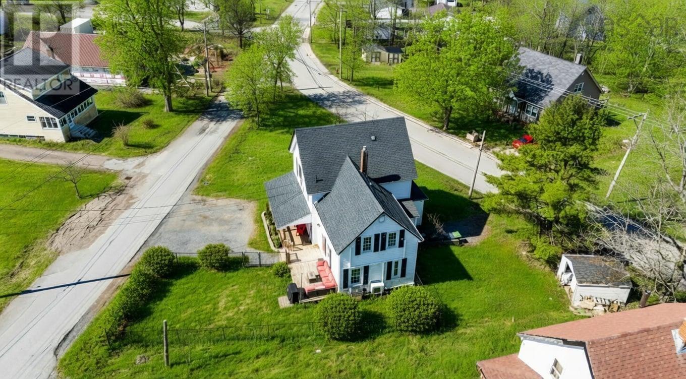 10 Pleasant Hill, Stewiacke, Nova Scotia  B0N 2J0 - Photo 2 - 202607405