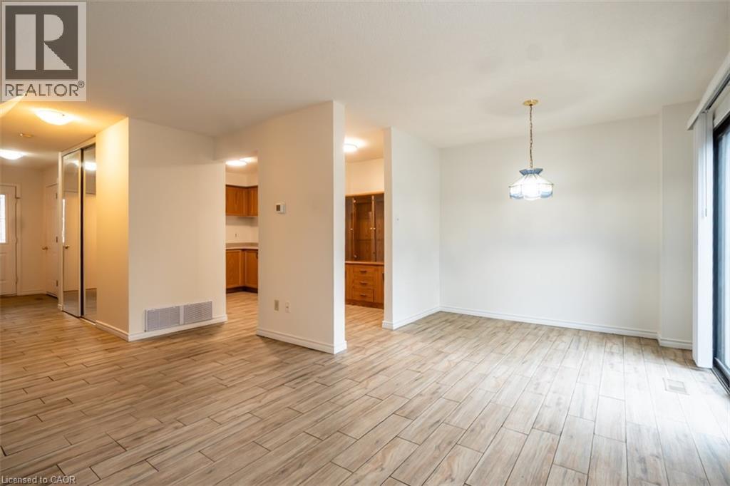 680 Regency Court Unit# 93, Burlington, Ontario  L7N 3L9 - Photo 5 - 40822527