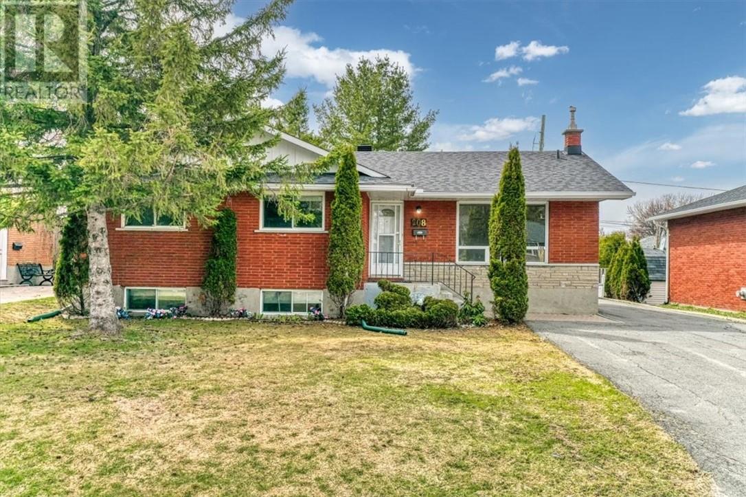 208 Claudia Court, Sudbury, Ontario  P3A 4C2 - Photo 2 - 2127515