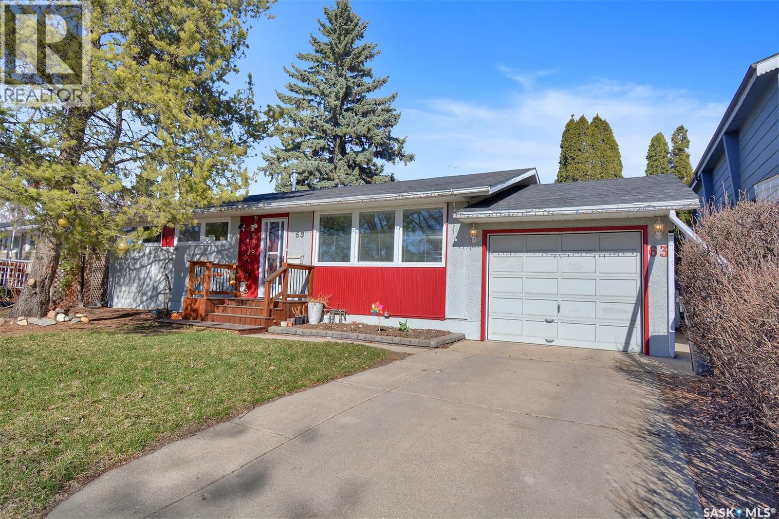 63 Spinks Drive, Saskatoon, Saskatchewan  S7H 3X1 - Photo 1 - SK035059