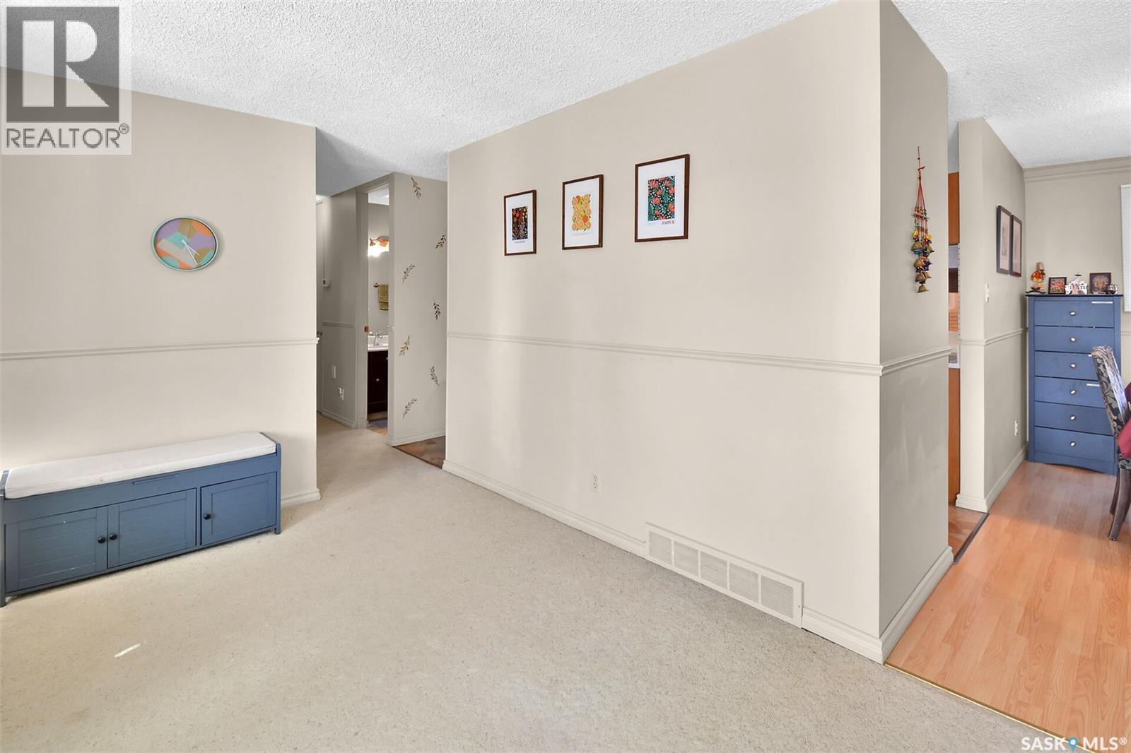 63 Spinks Drive, Saskatoon, Saskatchewan  S7H 3X1 - Photo 4 - SK035059