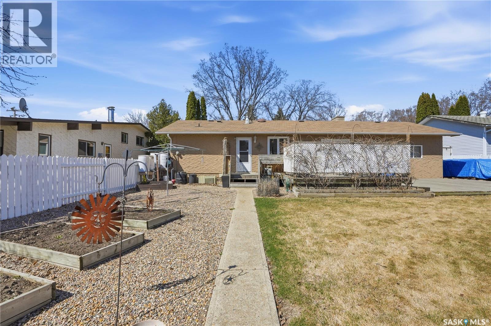 1912 95th Street, North Battleford, Saskatchewan  S9A 3C7 - Photo 48 - SK034948
